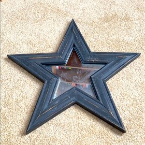 Black wooden star with mirror
